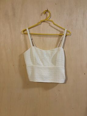 Abercrombie & Fitch White Textured Cropped Camisole and skorts set. Small